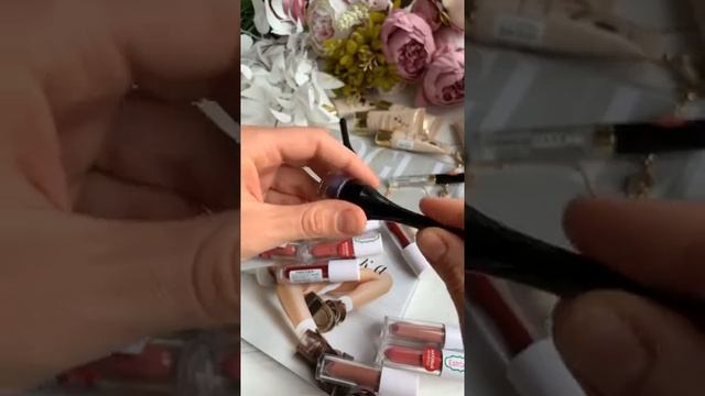 СВОТЧИ: тинты для губ Estrade, устойчивый тональный Art-visage и гелевая подводка Hollywood смотреть онлайн
