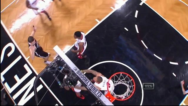 LeBron James Fouled Hard & Laughed At by Mirza Teletovic смотреть онлайн