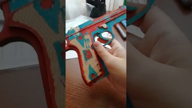 обзор на мой деревянный пистолет(резинкострел) смотреть онлайн