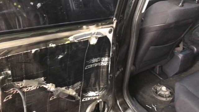 Honda CR-V шумоизоляция 4-х дверей в 3 слоя материалами Комфортмат. В салоне тише, музыка насыщенне смотреть онлайн