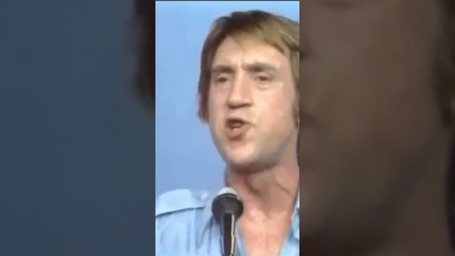За что аборигены съели Кука...тюк по затылку...и нету Кука....В.Высоцкий смотреть онлайн