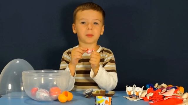 Giant Kinder Surprise Egg made of Play-Doh. Огромное яйцо с игрушками. Hello Kitty, Avengers, Cars смотреть онлайн