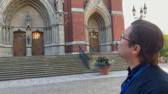 Följ med upp i Johanneskyrkans torn | Johannes församling i Helsingfors смотреть онлайн
