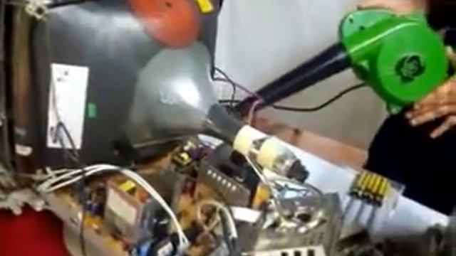 MANTENIMIENTO MONITOR CRT.wmv смотреть онлайн