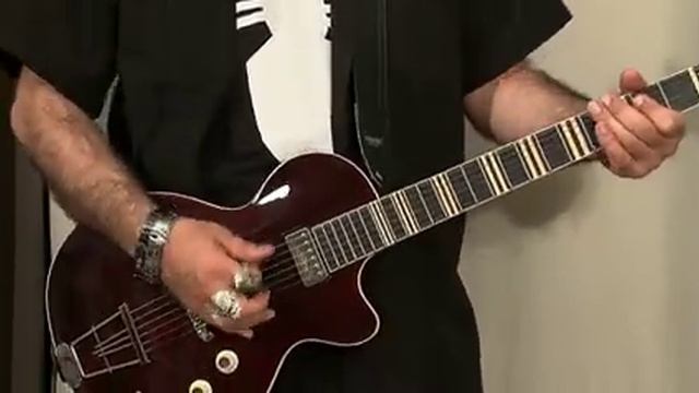 Judge Fredd & the Höfner Club HCT-CS10 смотреть онлайн