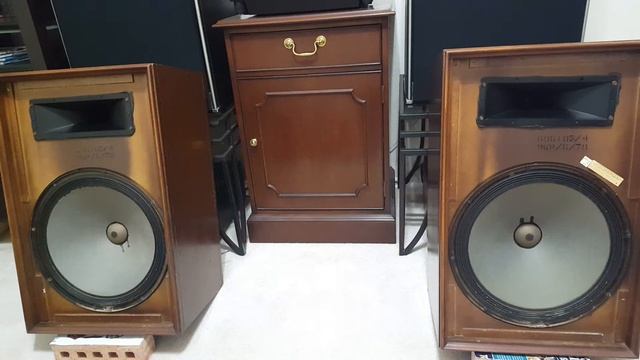 Vintage Magnavox model 138732 Speakers sound demo смотреть онлайн