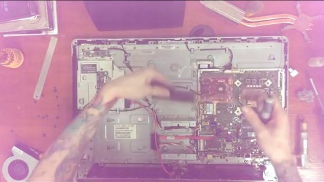Чистка и замена термопасты (Моноблок HP TouchSmart 520 PC) смотреть онлайн