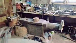 кованые цветы,листики,с вазой, художественная ковка металла,кованые изделия,кондуктор,кузня