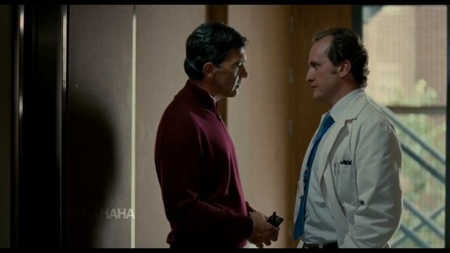 Хирург превратил парня в девушку, чтобы сделать с ним... смотреть онлайн