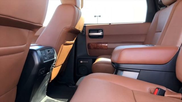 2019 Toyota Sequoia Platinum Walk Around смотреть онлайн