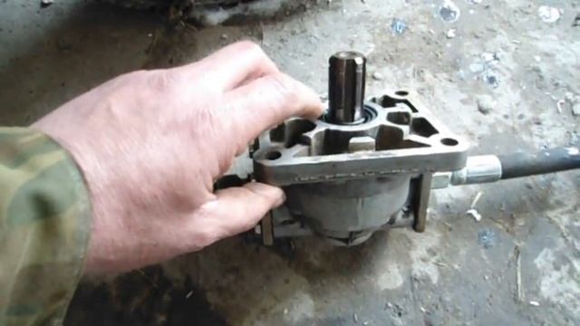 как работает НШ32 от НШ10 проверяем на деле (прошу не путать это не гидромотор это насос) смотреть онлайн