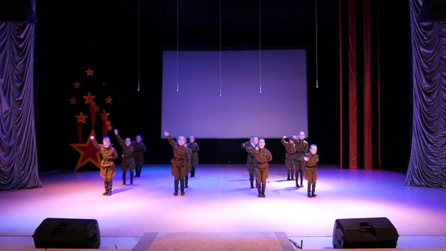 Хореографический коллектив "Ребята-Сибирята" (младшая группа) - детский танец "Казачата" смотреть онлайн