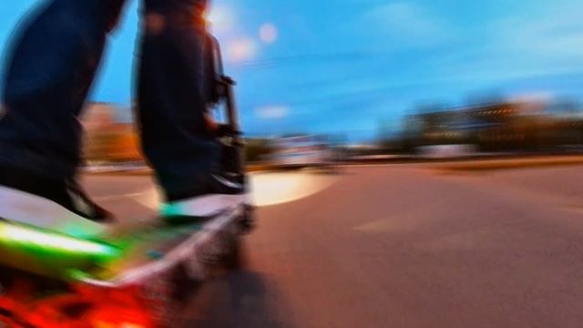 На электросамокатах по вечернему Обнинску с insta360 смотреть онлайн