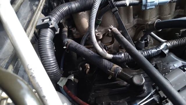 2003 Nissan Xterra 3.3L PCV Valve replacement смотреть онлайн