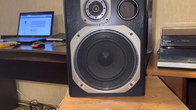 Демонстрация работоспособности полочной акустической системы Aiwa CDS-505 смотреть онлайн