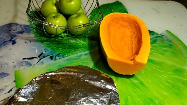 Как приготовить тыкву вкусно.Тыква с яблоками в духовке ( вариант 3 ) смотреть онлайн