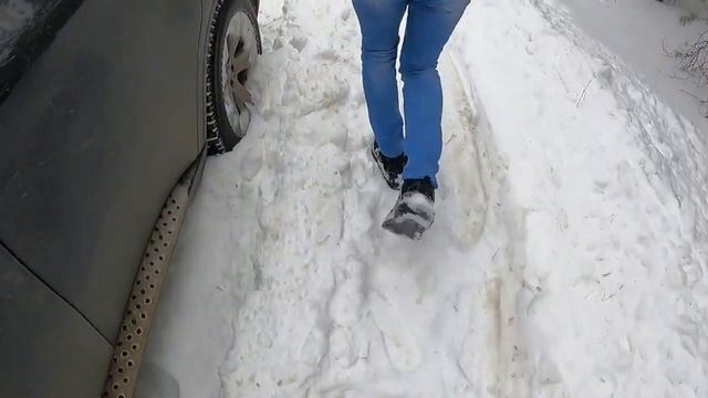 BMW X6 4.4 и BMW X6 3.0 тонут в снегу.Toyota 4Runner и Прадо 120 на подстраховке.Жгём чучело зимы. смотреть онлайн