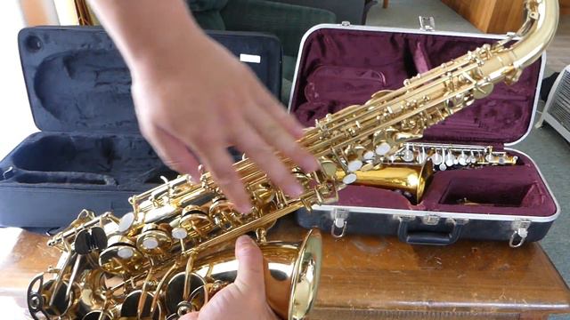 Comparing a $300 Conn saxophone to a $900 John Packer saxophone смотреть онлайн