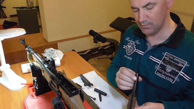 Чистка СКС (ВПО-208) под дружескую беседу (там не скучно) смотреть онлайн