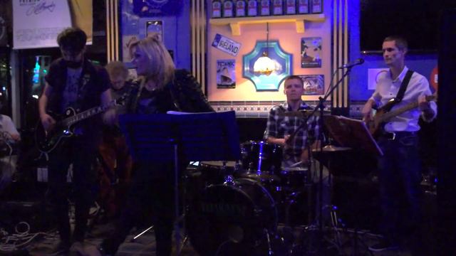 Оксана Пономарёва и кавер-группа «Максимум» – Simply the Best (2015.08.28) смотреть онлайн