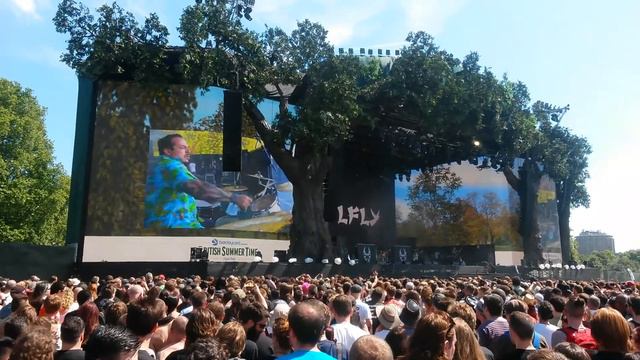 Soulfly Roots bloody roots feat Igor Cavalera BST Hyde Park 07 2014 смотреть онлайн