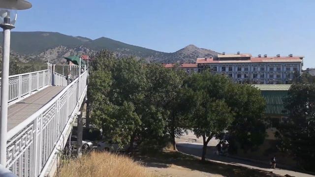 Крым, Судак. Дорожка от отеля к морю смотреть онлайн