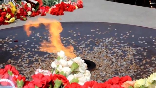 9 мая. Новосибирск. Монумент Славы. смотреть онлайн