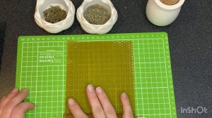 Свеча из вощины с травами. Помогатор