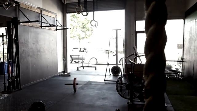Legless Rope Climbs / Assault Bike WOD [NOX Training] смотреть онлайн