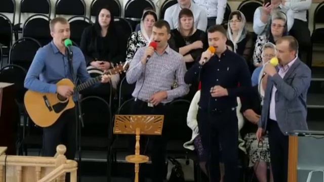 В бурхливому морі човна заливає смотреть онлайн