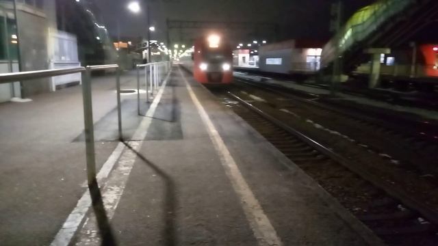 Электропоезд Ласточка эс2г-007 Сообщением Санкт-Петербург Новгород Отправляется с платформы Тосно смотреть онлайн