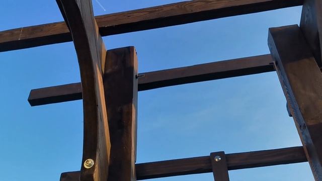 Пергола своими руками. Нюансы постройки, особенности конструкции, что получилось. смотреть онлайн