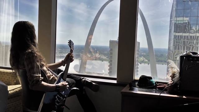 ST LOUIS HOTEL ROOM BLUES | 6-string Cadillac Tail Fin Guitar смотреть онлайн