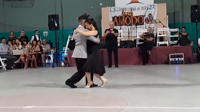 Gisela Curto y Lucio Galvan Milonga amodo 2T Juan d'arienzo (milonga del 83) смотреть онлайн