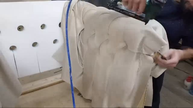 Обтяжка кресла Chesterfield , 2ч. смотреть онлайн