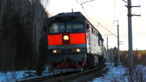 ТЭП70-0557 с пригородным поездом Егоршино - Екатеринбург-Пасс.