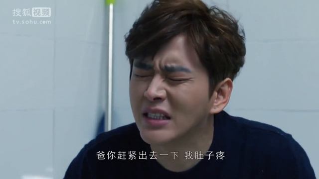 妻子故意問丈夫家裡的錢去哪了，哪料丈夫仍在寫謊言，妻子失望至極 смотреть онлайн