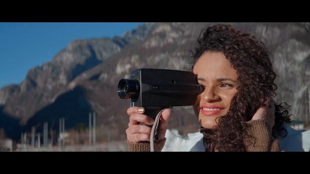 Sirui 35mm, Anamorphic Lens, Lumix GH5S 4k - V Log 10bit ? смотреть онлайн