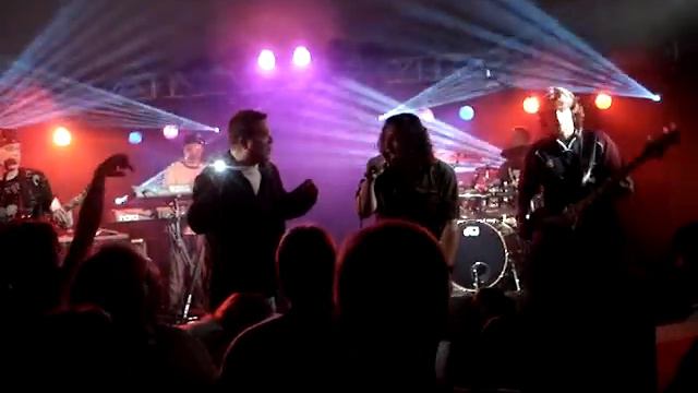 Oz Fox from Stryper sings Journey with Milwaukee band Rhythm Method, July 2008. смотреть онлайн