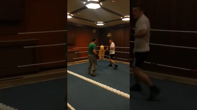 Boxtraining. Я в зелёной футболке! Эх! Где мои молодые годы?((( смотреть онлайн
