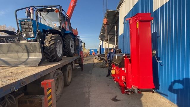 Отгружаем трактор МТЗ-82 , лесной отвал толкатель, финский дровокол JAPA 365 Basic, заготовка дро смотреть онлайн