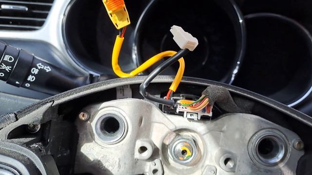 О замене рулевого шлейфа Kia Ceed JD смотреть онлайн