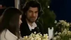 Берен Саат и Энгин Акюрек поют