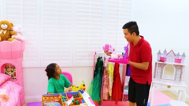 Wendy & Alex Pretend Play Going to Princess Ball смотреть онлайн