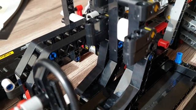 LEGO Technik _ Ferrari 488 GTE 2.csomag смотреть онлайн