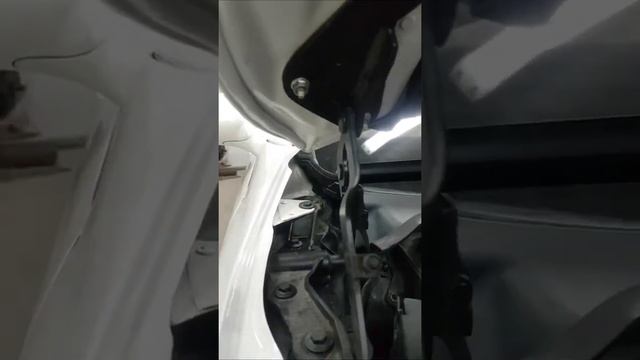 Важные доработки под штатные места в переделке Mercedes W221 в W222 смотреть онлайн