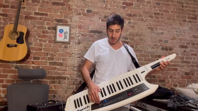 Roland AX Synth Keytar Quick Demonstration of Tones-Capabilities смотреть онлайн