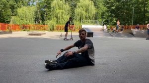 САМЫЙ МАЛЕНЬКИЙ СКЕЙТ! ПРЫГАЕМ НА СКЕЙТЕ В ВОДУ!