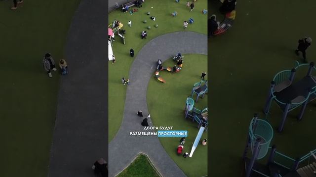 ОЗЕЛЕНЁННЫЙ ДВОР В ВИДЕ ЦВЕТУЩЕГО САДА смотреть онлайн