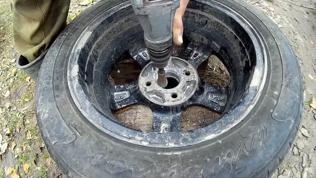 Как расточить центральное отверстие (ЦО) на литом диске...